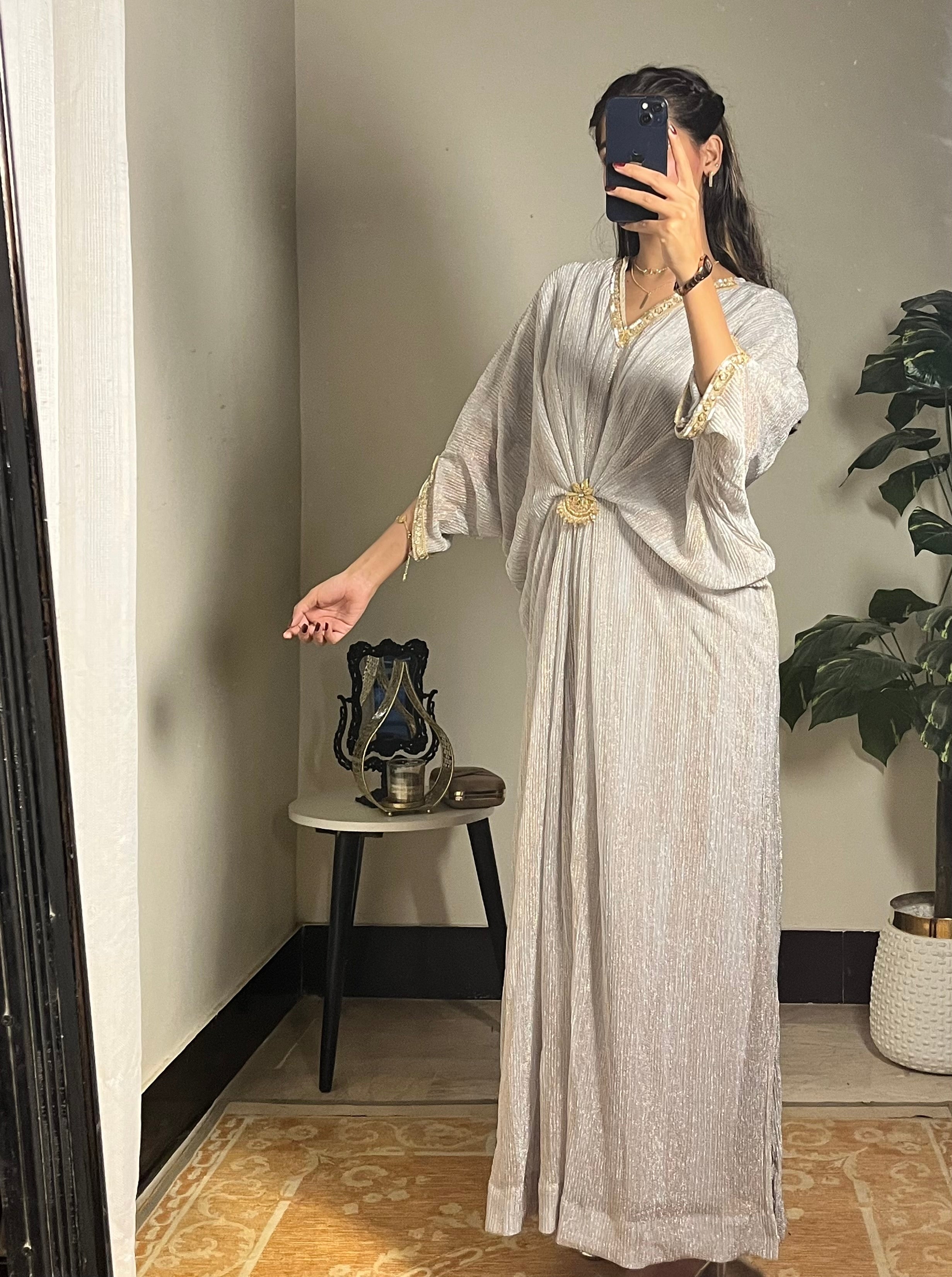Cut-Dana Embroidered White Moonlight Kaftan