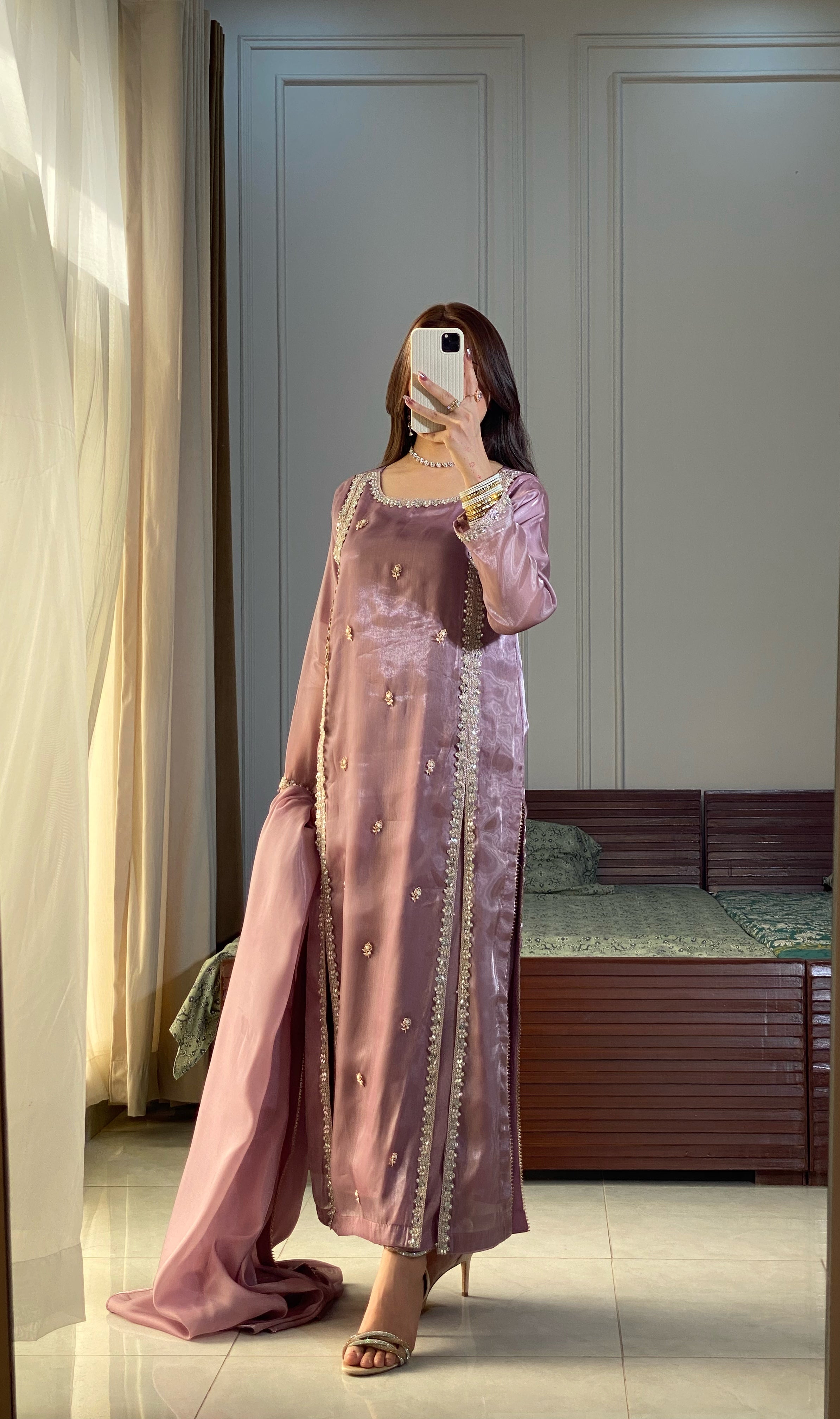 Gulzar - 10 Colors