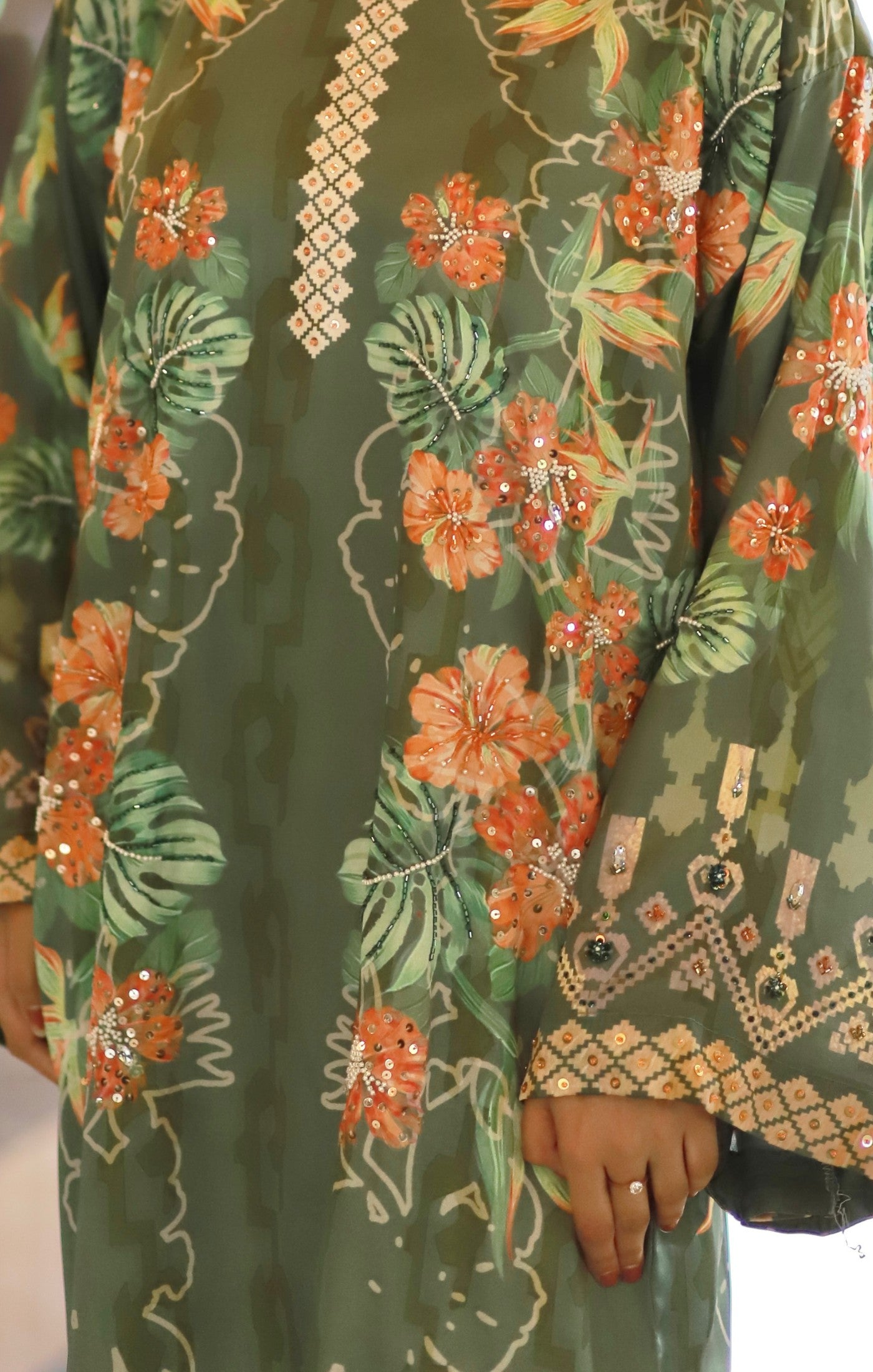 Olivea - Embroidered