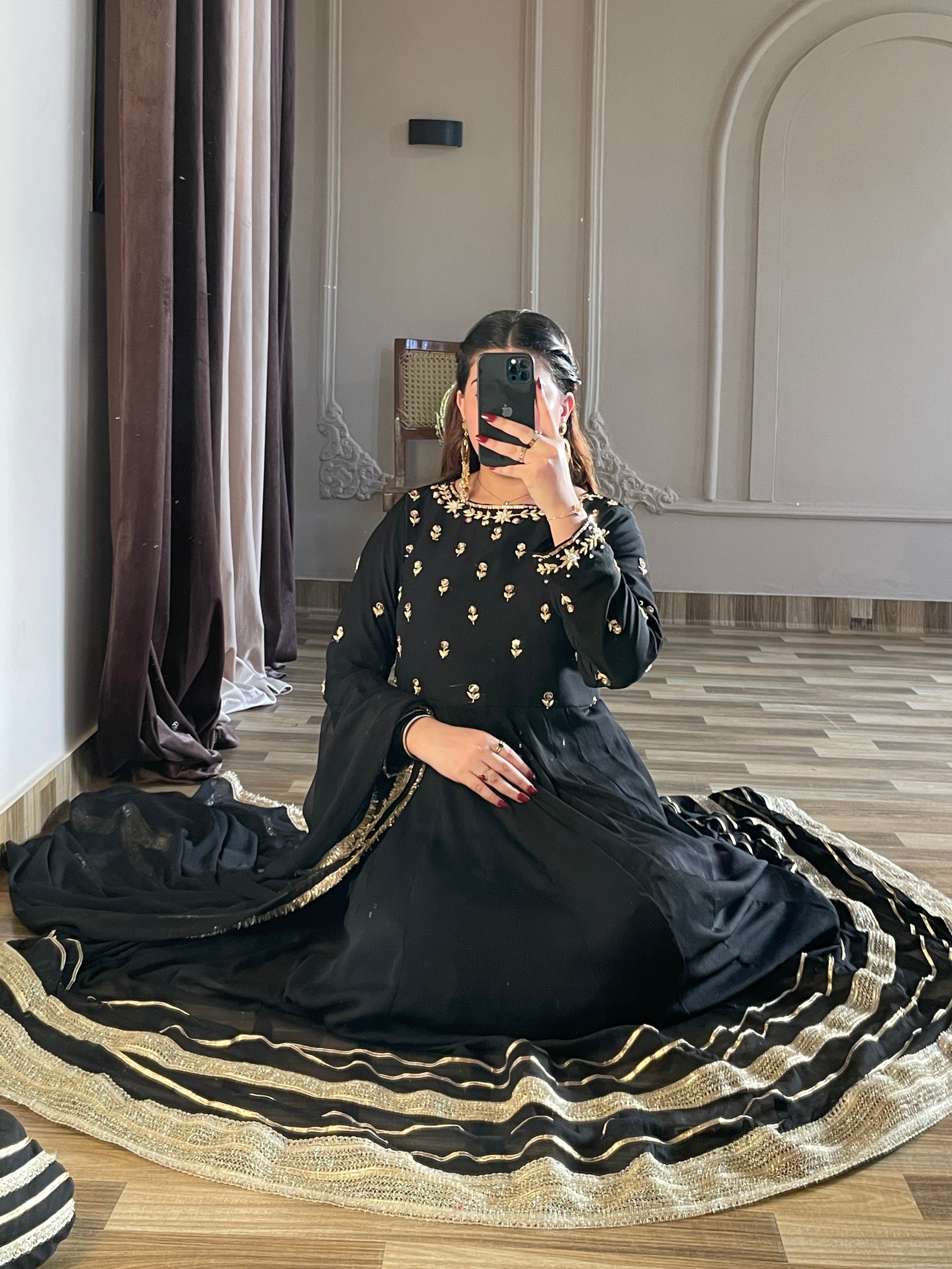 Siyah Noor