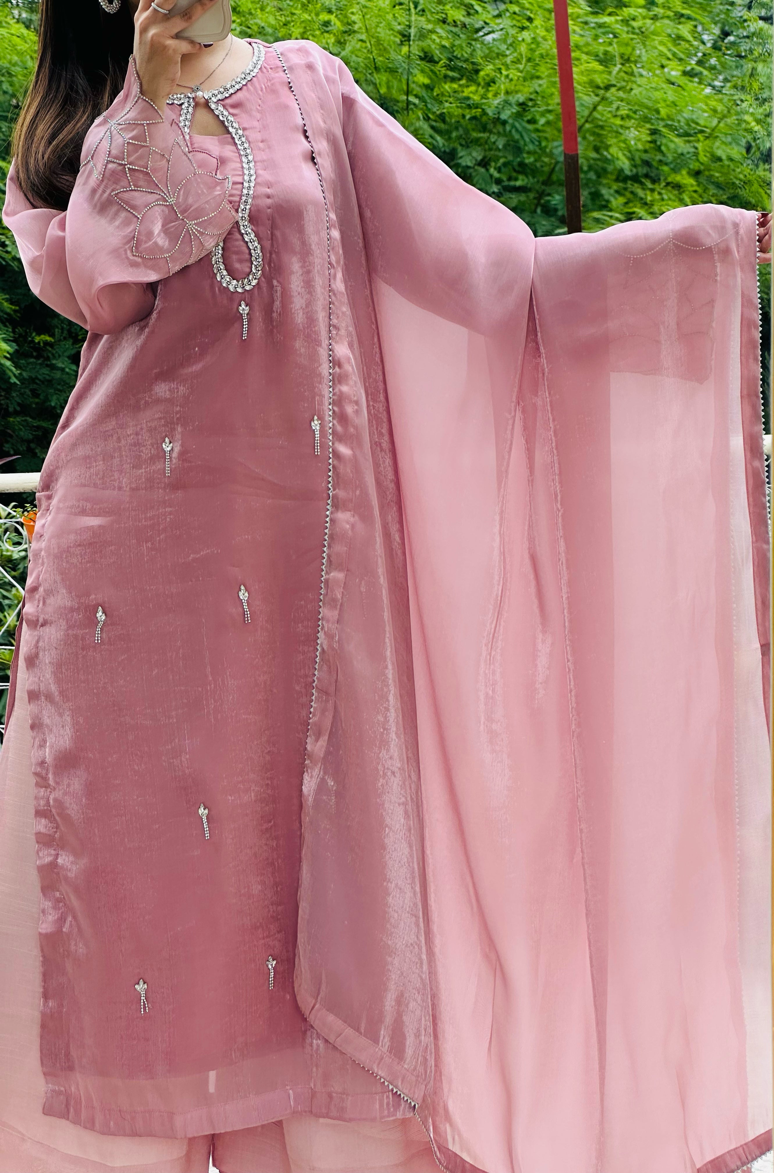 Nargis - 10 Colors