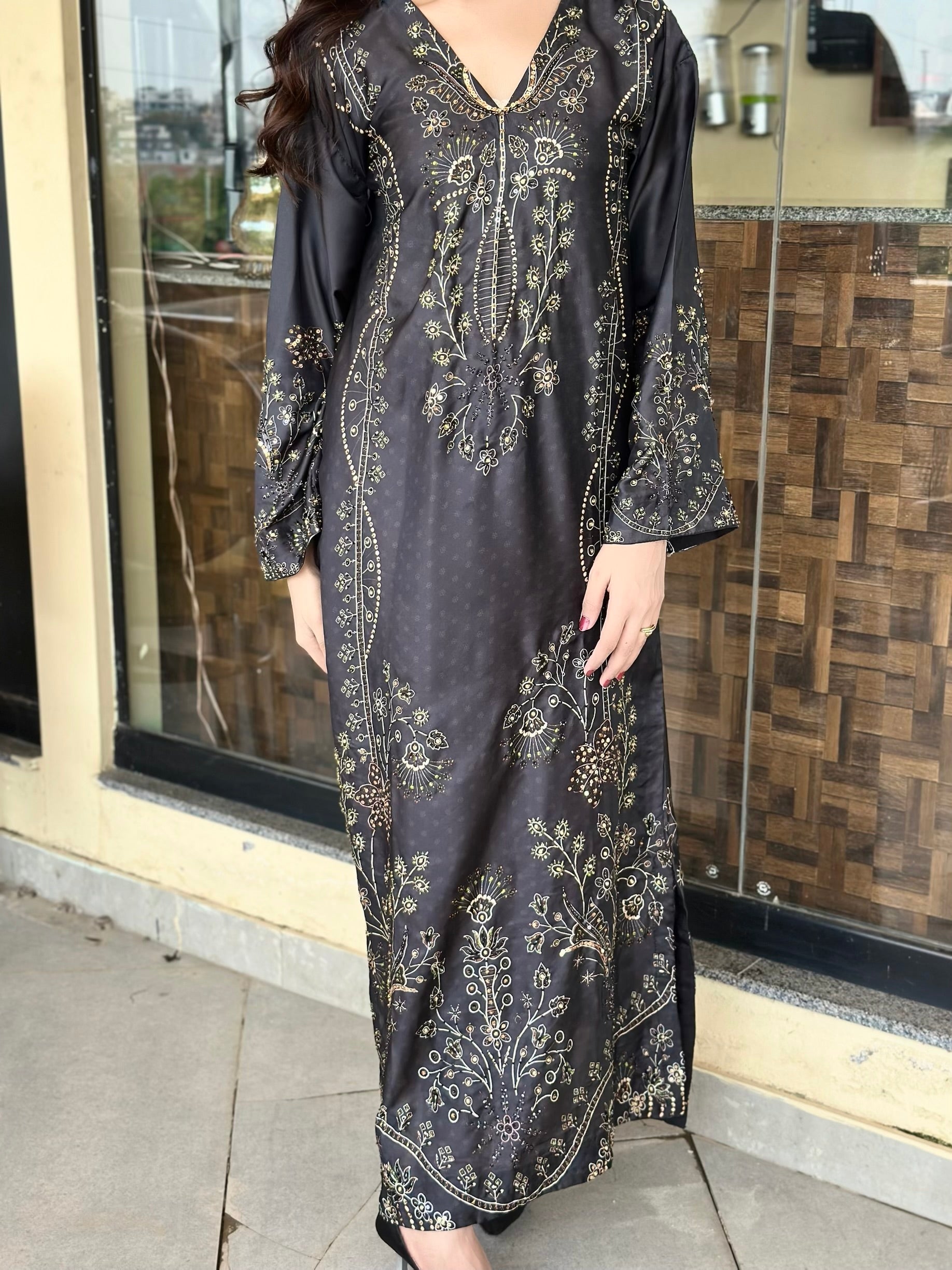 Noirelle - Embroidered