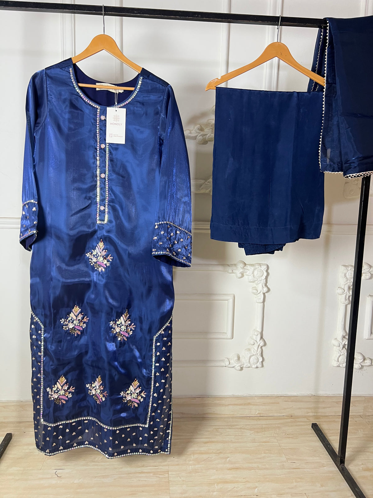 Aveline - Blue