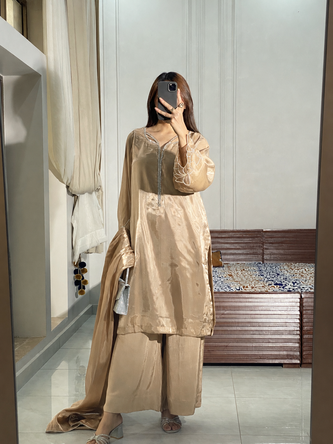 Zeenat - Golden (M)